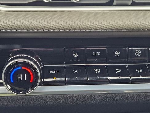 New 2026 Chevrolet Equinox LT w/ Convenience Package II FWD image 24