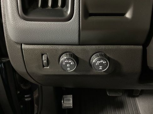 Used 2018 Chevrolet Colorado Z71 w/ Centennial Edition image 26