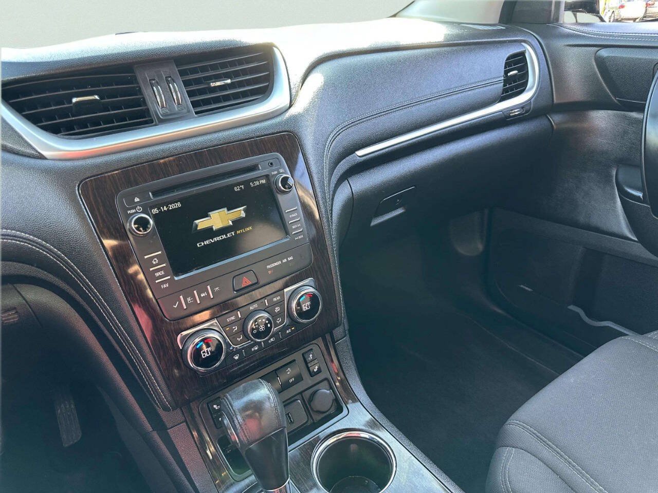 Used 2017 Chevrolet Traverse LT AWD/4WD image 24