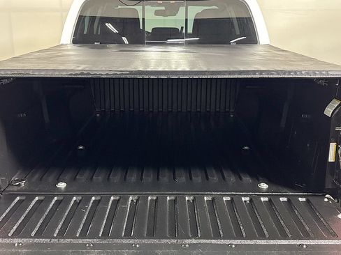 Used 2020 Toyota Tacoma SR5 AWD/4WD image 19