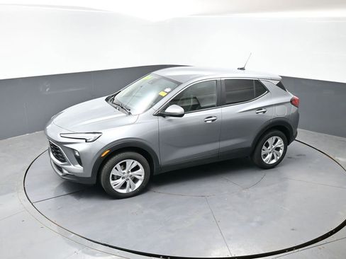 Used 2025 Buick Encore GX Preferred AWD/4WD image 46