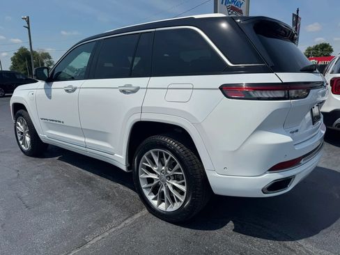 Used 2022 Jeep Grand Cherokee Summit AWD/4WD image 16