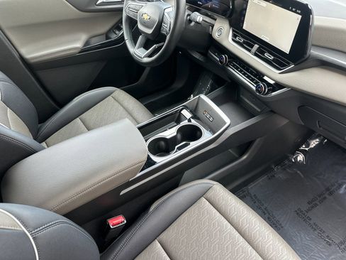 Used 2025 Chevrolet Equinox LT w/ Convenience Package II AWD/4WD image 17