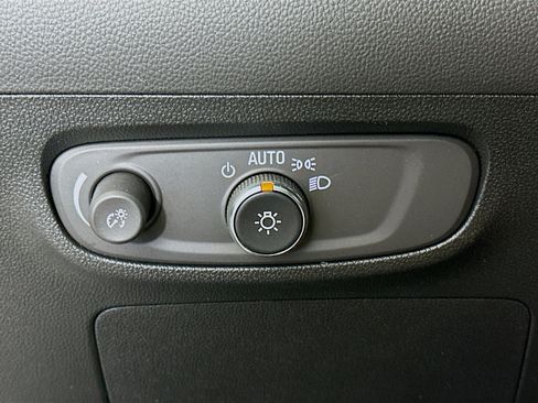 Used 2025 Buick Encore GX Preferred FWD image 17