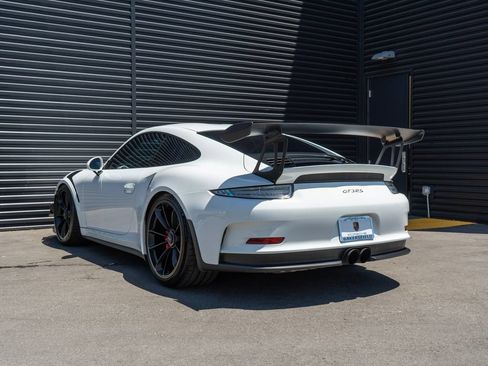 Used 2016 Porsche 911 GT3 RS RWD image 3