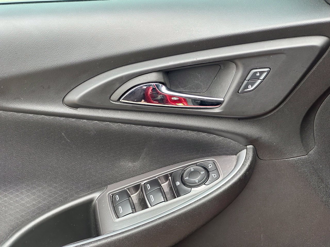 Used 2024 Chevrolet Malibu RS FWD image 12