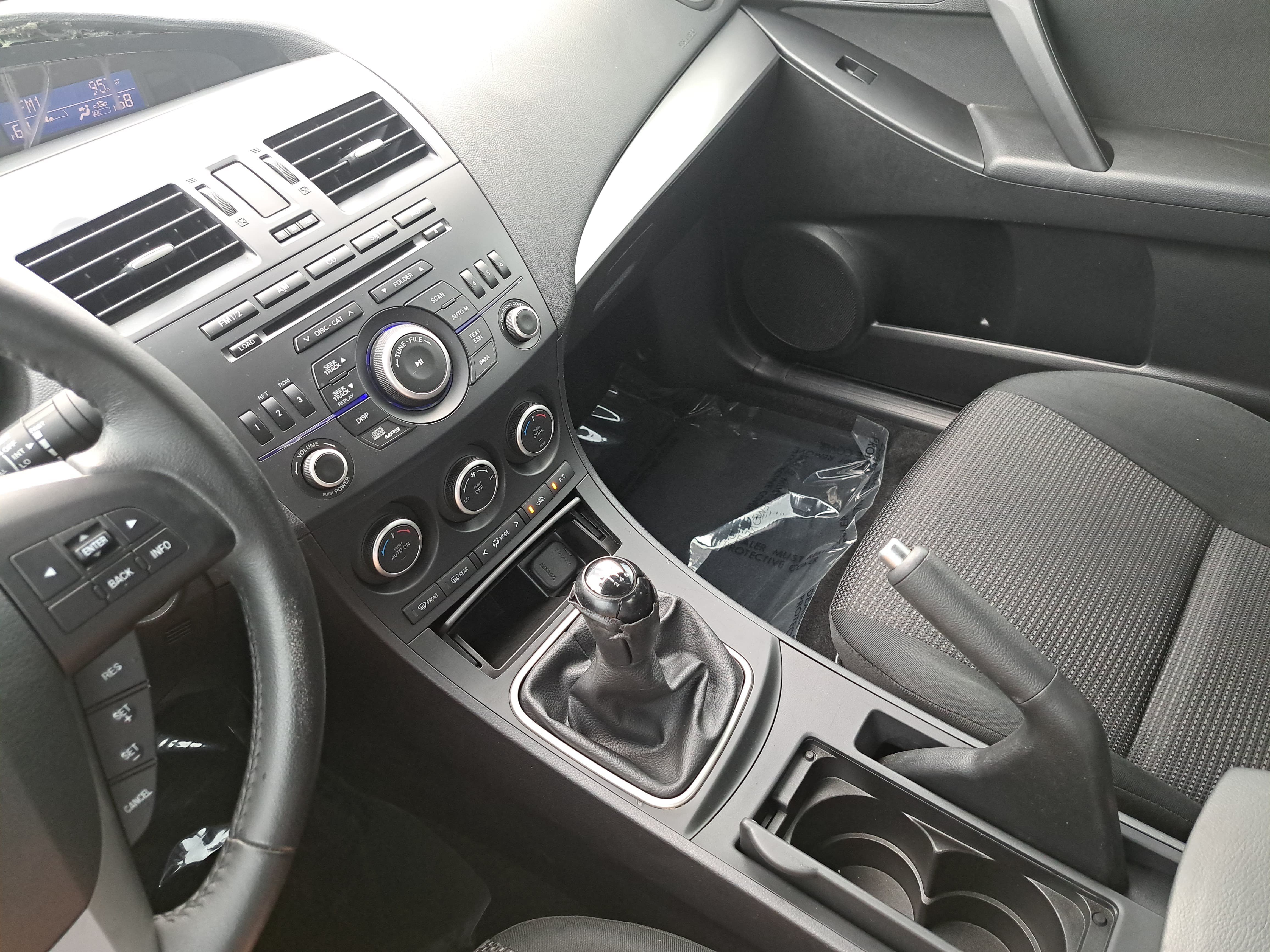 Used 2013 MAZDA MAZDA3 i Touring FWD image 24