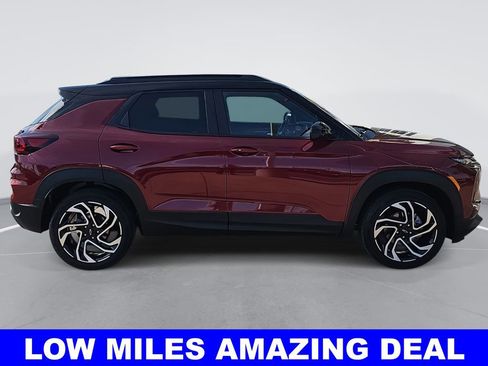 Used 2025 Chevrolet TrailBlazer RS w/ Driver Confidence Package image 2