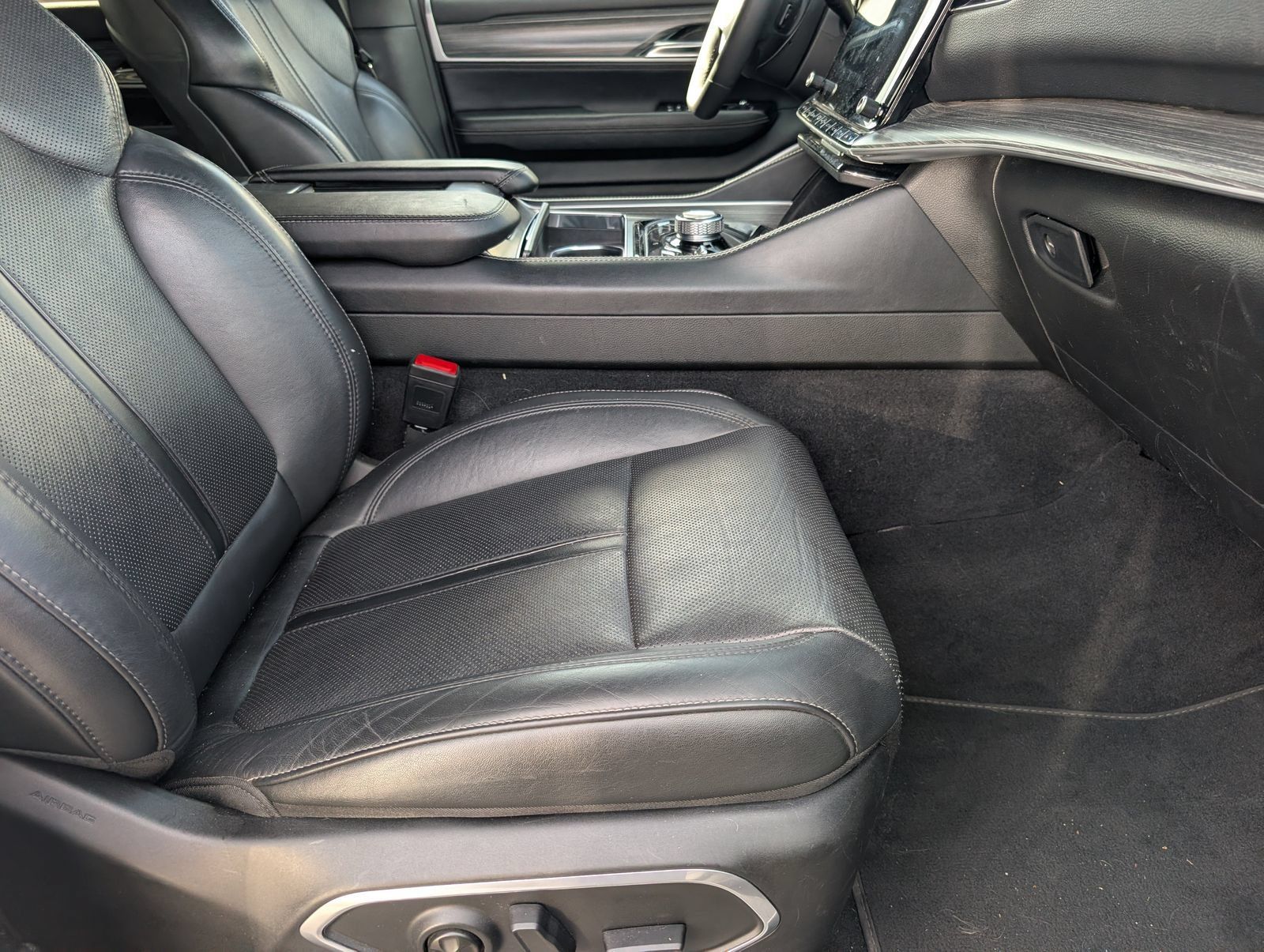 Used 2024 Jeep Wagoneer Series III w/ Flexible Seating Group AWD/4WD image 5