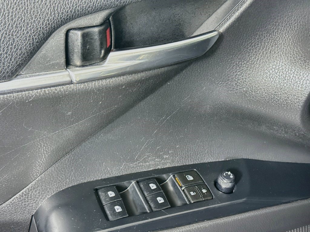 Used 2020 Toyota Camry SE FWD image 22