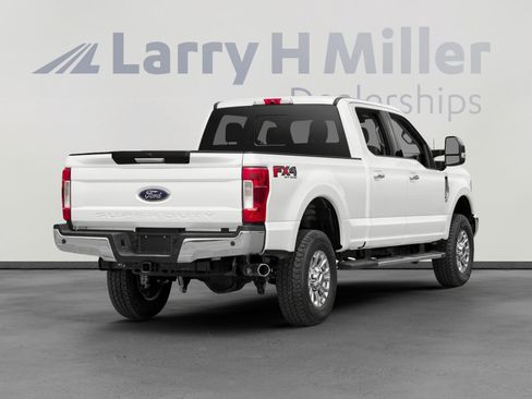 Used 2019 Ford F250 XLT w/ XLT Premium Package AWD/4WD image 2