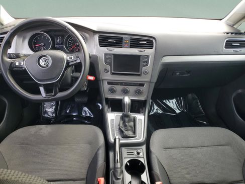 Used 2016 Volkswagen Golf S image 9