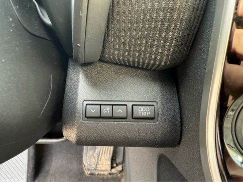 Used 2023 Toyota bZ4X XLE image 11