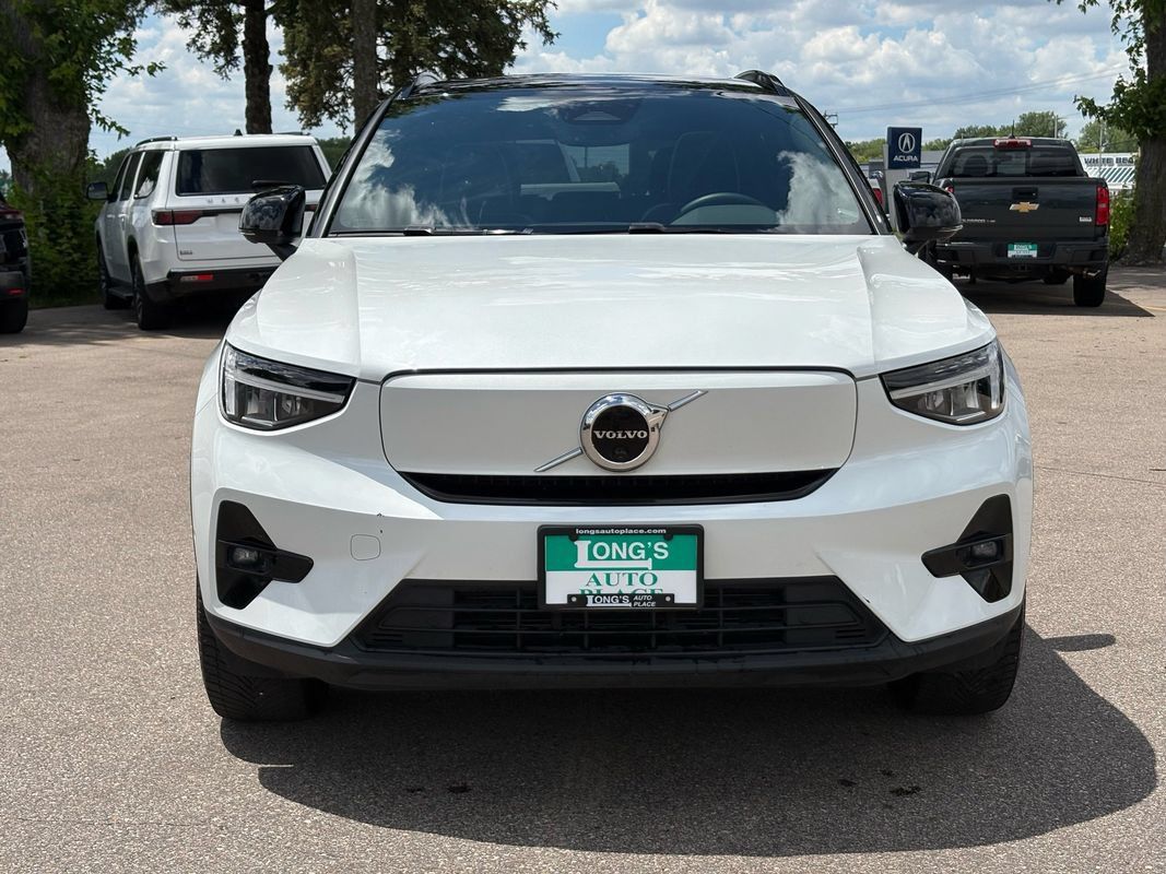 Used 2023 Volvo XC40 Recharge Plus AWD/4WD image 3