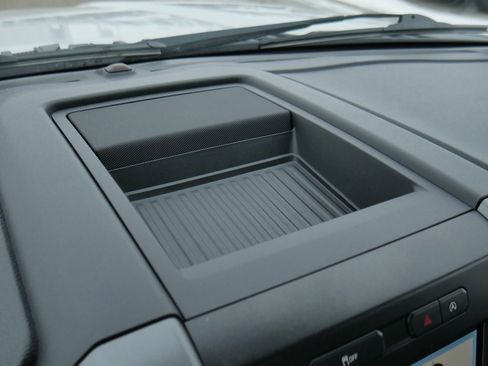 Used 2019 Ford F150 XLT image 46