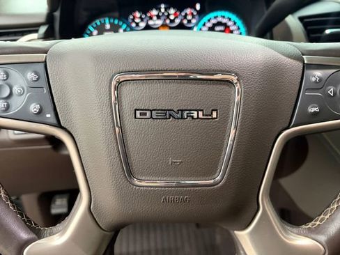 Used 2019 GMC Yukon Denali w/ Denali Ultimate Package AWD/4WD image 7