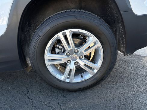 Certified 2024 GMC Terrain SLE image 32