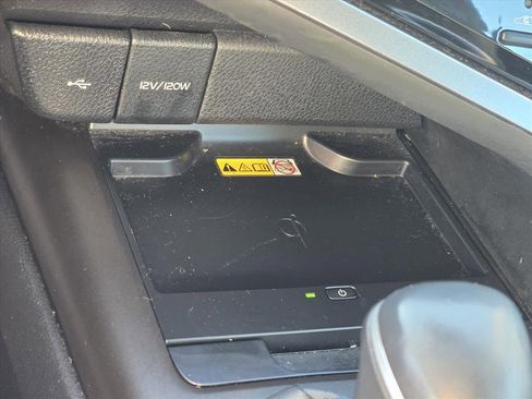 Used 2022 Toyota Camry XLE image 18