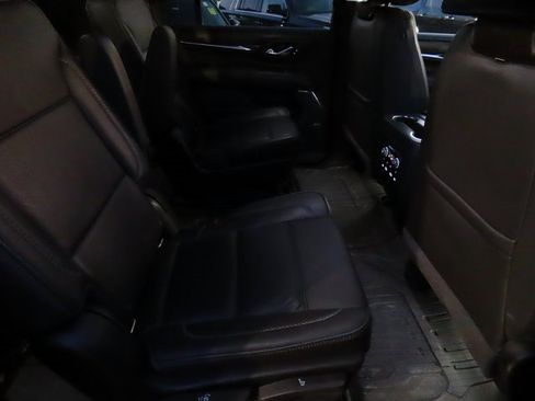 Used 2021 GMC Yukon XL Denali w/ Denali Ultimate Package image 14