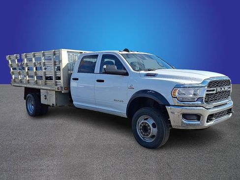 Used 2021 RAM 5500 Tradesman w/ Chrome Appearance Group image 3