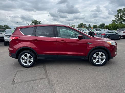 Used 2016 Ford Escape SE w/ SE Cold Weather Package FWD image 6