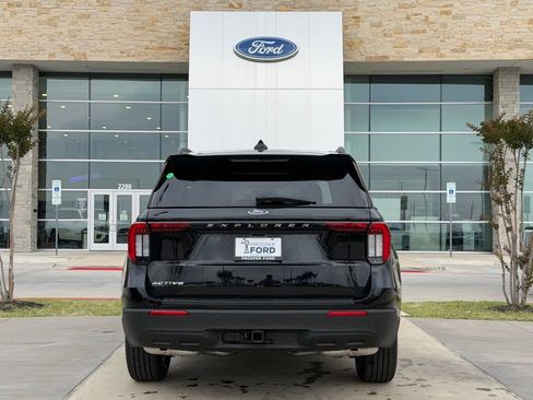 New 2026 Ford Explorer Active RWD image 49