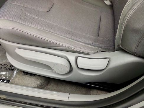 Used 2024 Hyundai Elantra SE FWD image 10