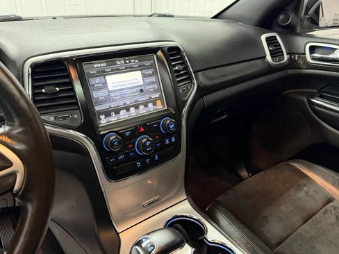 Used 2015 Jeep Grand Cherokee Altitude AWD/4WD image 16