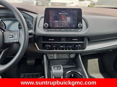 Used 2023 Nissan Rogue SV image 19