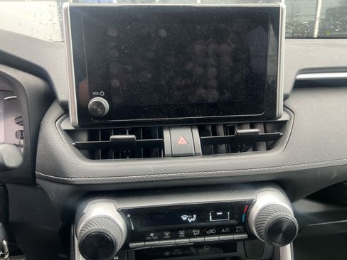 Used 2023 Toyota RAV4 LE image 7