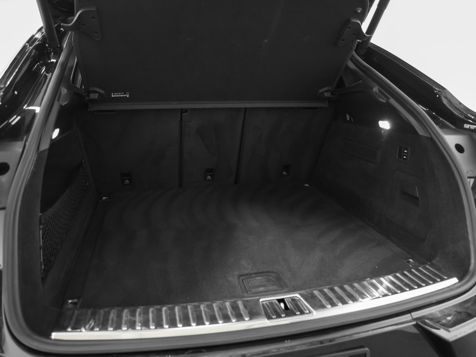 Certified 2021 Porsche Cayenne Turbo AWD/4WD image 18