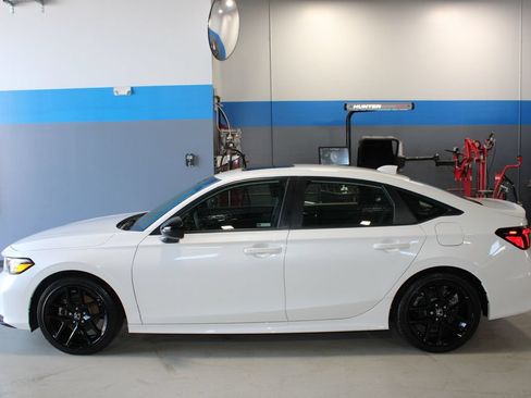 Used 2025 Honda Civic FWD Hybrid Sedan image 10