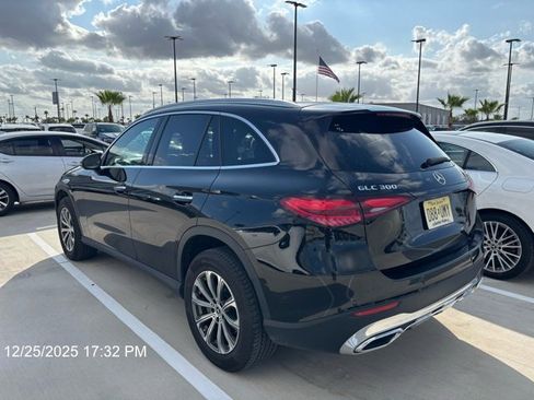 Used 2024 Mercedes-Benz GLC 300 4MATIC image 4