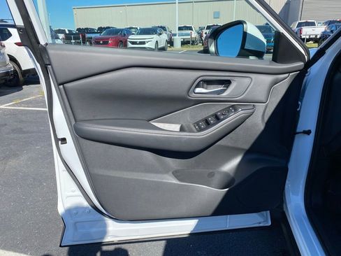 New 2026 Nissan Rogue SV image 12