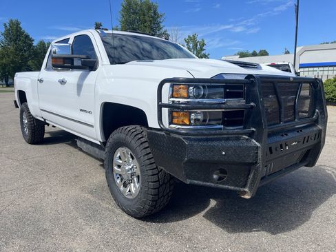 Used 2018 Chevrolet Silverado 2500 LTZ w/ Duramax Plus Package AWD/4WD image 4