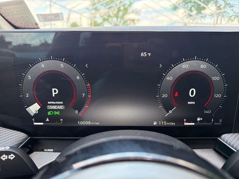 Used 2025 Nissan Kicks SR AWD/4WD image 18