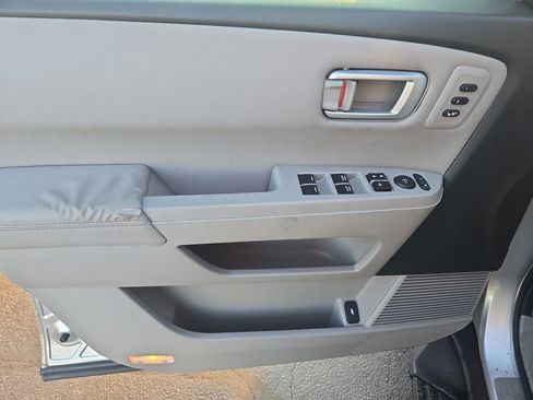 Used 2012 Honda Pilot Touring image 11