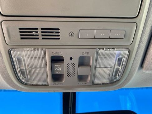 Used 2010 Honda Crosstour EX-L image 19