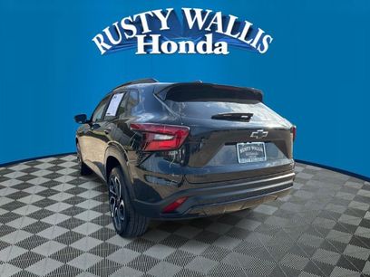 Used 2025 Chevrolet Trax RS w/ Sunroof Package