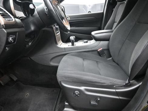 Used 2014 Jeep Grand Cherokee Laredo w/ All Weather Capability Group AWD/4WD image 16