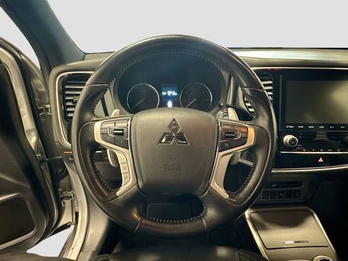 Used 2022 Mitsubishi Outlander LE image 9