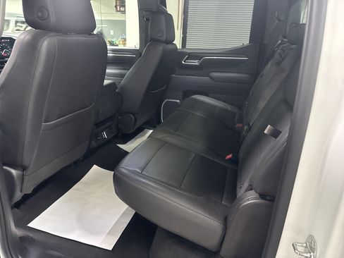 Used 2025 GMC Sierra 1500 SLT AWD/4WD image 30