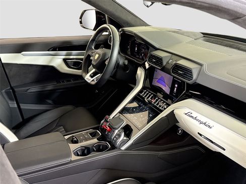 Used 2023 Lamborghini Urus S image 34