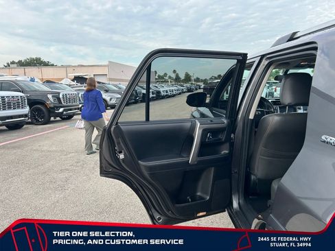 Used 2019 Toyota 4Runner SR5 AWD/4WD image 25