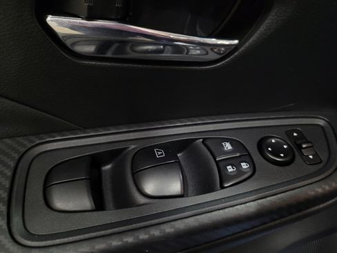 Used 2025 Nissan Versa SV w/ Trunk Package FWD image 27