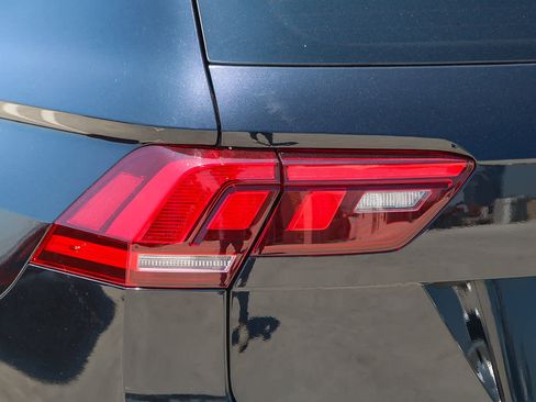 Used 2022 Volkswagen Tiguan S image 9
