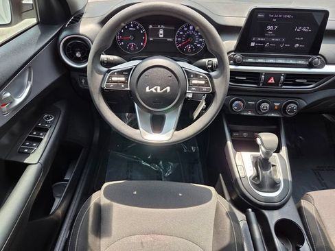 Used 2024 Kia Forte LXS w/ LXS Technology Package FWD image 13