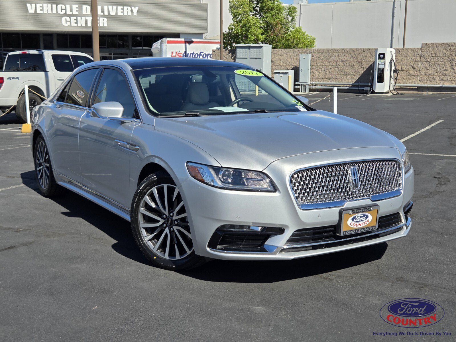 Used 2017 Lincoln Continental Select FWD image 1