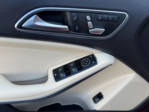 Used 2018 Mercedes-Benz GLA 250 4MATIC image 29