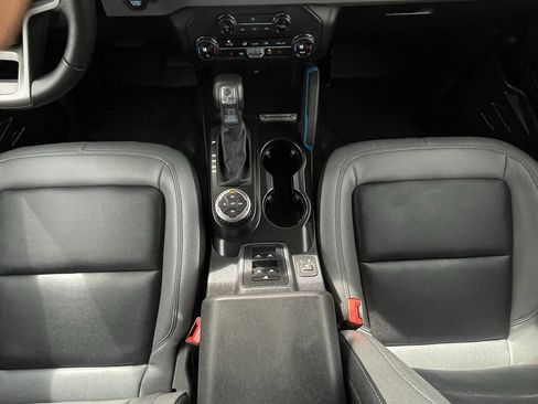 Used 2023 Ford Bronco Black Diamond w/ Sasquatch Package image 19